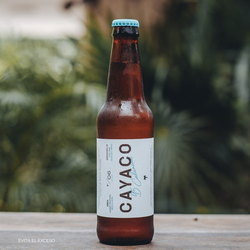 Cerveza Artesanal - Cayaco 95 Calorías 12 Pack Botella 355ml