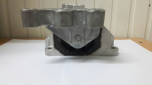 Imagen 4 de 4 de Pata Soporte Motor Derecha Fox Suran Trend Voyage Original