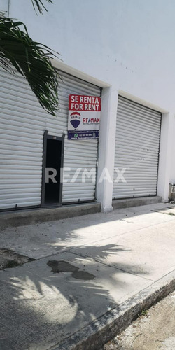 En Renta Local Comercial En El Centro De Tulum, Con Excelente Ubicación