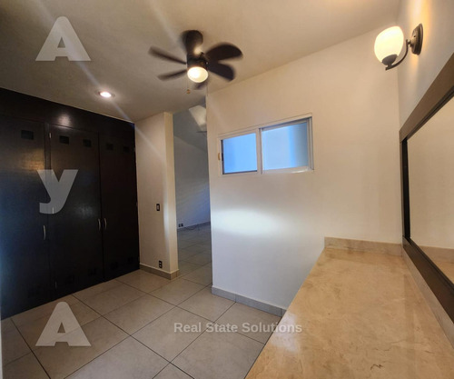 Casa En Venta, 4 Recámaras, 2 Niveles, La Vista, El Table, C
