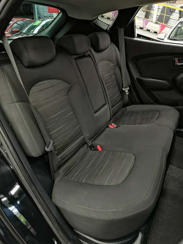 Imagen 9 de 15 de Hyundai Ix35 Gls 2015