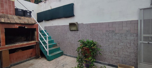 Casa En Venta 2 Dormitorios + Local Comercial