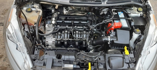 Imagen 9 de 17 de Ford Fiesta Kinetic Design 1.6 Sedan Titanium Powershift