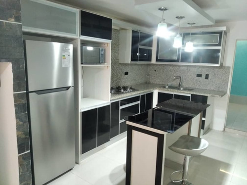 Imagen 2 de 8 de Venta De Town House Ciudad Real Barcelona