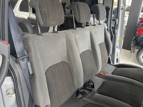 Imagem 13 de 15 de Fiat Doblo Essence 1.8 2012 7 Lugares