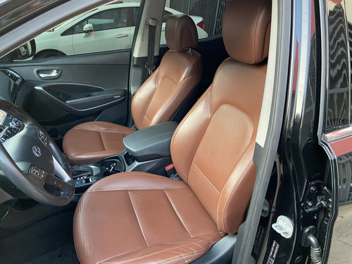 Imagem 7 de 11 de Hyundai Santa Fé 3.3 V6 24v 4p 4x4 270 Cv 7 Lugares Automáti