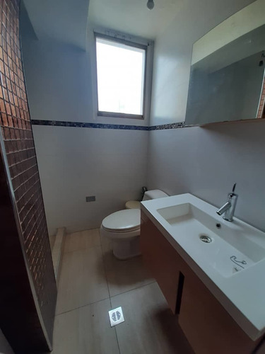 Imagen 3 de 14 de Sabana Grande Apartamento Remodelado En Venta