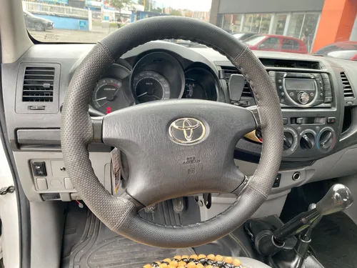 Toyota Hilux 2.5 Mt