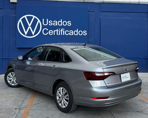 Volkswagen Jetta 1.4 TSI manual