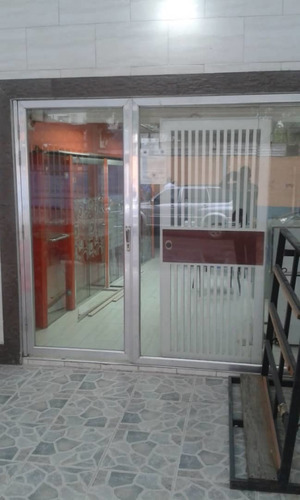 Imagen 4 de 10 de Clínica En Venta Valencia Excelente Zona Cjs