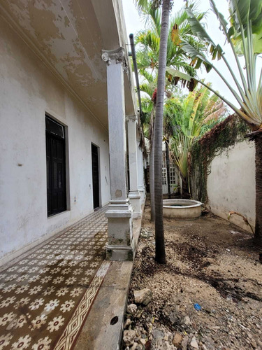 Casona Colonial A Dos Cuadras Del Parque De La Mejorada