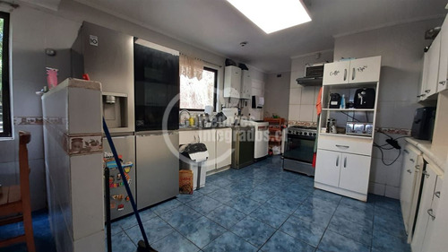Casa En Venta De 7 Dorm. En Santo Domingo