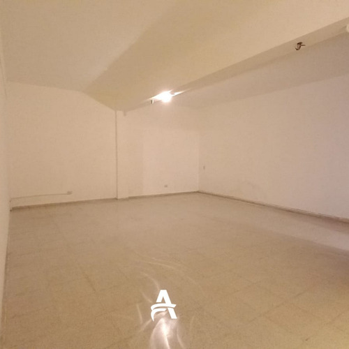 Imagen 4 de 9 de Local Comercial 105m² Cubiertos.banda Norte