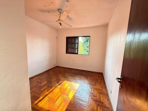Casa En Venta En Adrogué Con Parque Arbolado