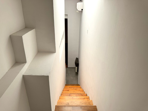 Venta Casa Departamento De Pasillo De Dos Dormitorios Rosario Centro