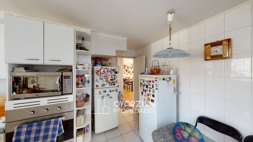 Casa Con 4 Dormitorios, 3 Baños, Sala 2 Estac.