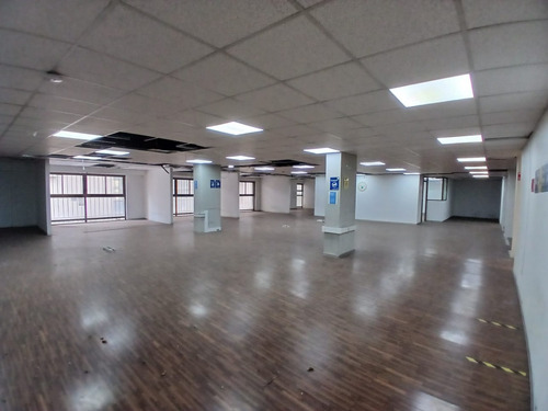 Excelente Local De 1241m2 Con Excelente Exposición En Venta