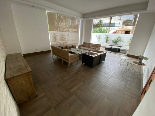 Imagen 5 de 11 de Piantini - Amueblado - 145 Mts2 Piso 10 2 Habitaciones 2.5 Baños 2 Parqueos Techados - Área Social