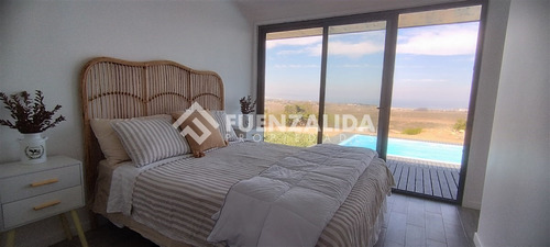 Casa Moderna. Rocas Del Mar Los Molles 3d 2b 5804 M2