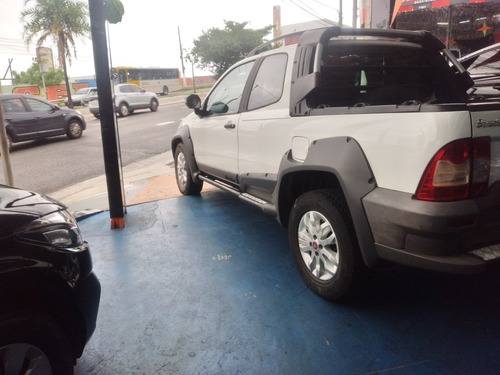 Fiat Strada 2013 1.8 16v Adventure Ce Flex 2p