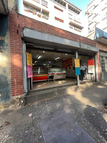 Se Vende Local 142m2. Quinta Crespo.