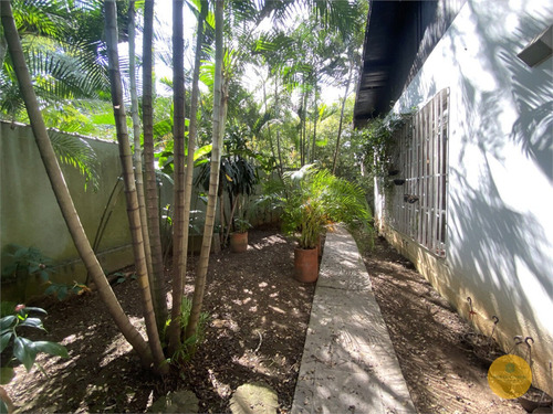 Imagem 7 de 15 de Casa Térrea No Alto De Pinheiros - Ic918