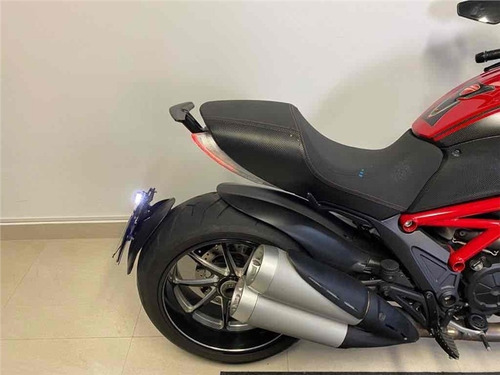 Imagem 4 de 11 de Ducati Diavel Carbon