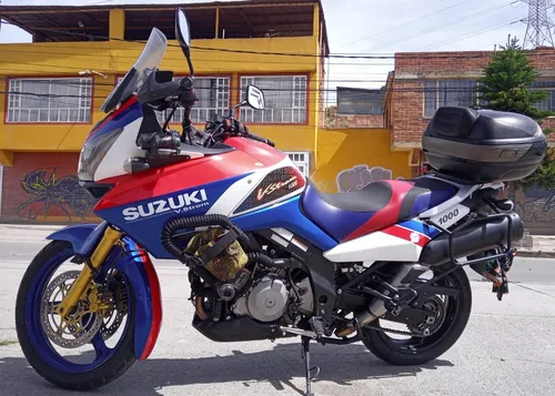 Vendo Moto V-strom Dl 1000 Modelo 2006 (no Permutas)