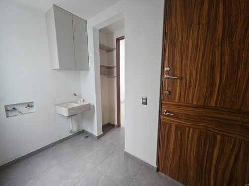 Departamento De 3 Rec, 4 Baños, 4 Estacionamientos