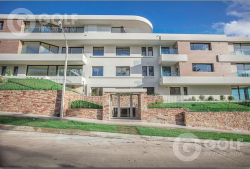 Vendo O Alquilo Apartamento De 3 Dormitorios, Servicio Completo, Garaje Para 3 Autos, Punta Gorda