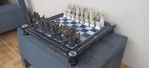 Tabuleiro de xadrez tem peças que se movem sozinhas que nem em Harry Potter