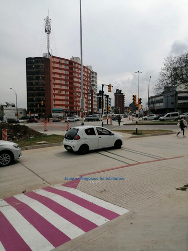 J.s Local Comercial En Parque Batlle