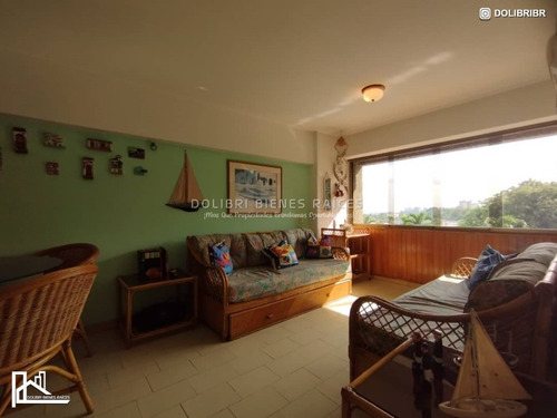 Imagen 4 de 9 de Apartamento En Alquiler En Macuto, Bajada El Playón, Av. La Playa Frente Al Balneario, Residencias Camurichico Edo. La Guaira Aa-mto002