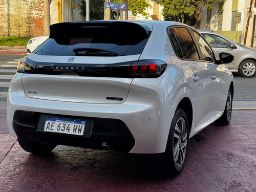 Peugeot 208 1.6 Feline Tiptronic