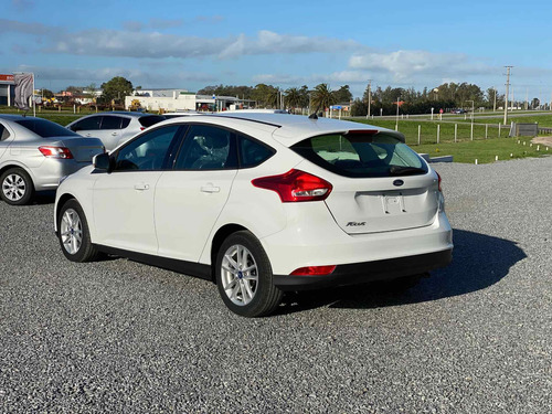 Imagen 6 de 9 de Ford Focus Focus Se 1.6 Hatch