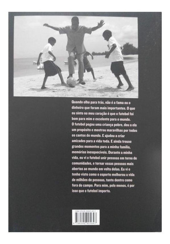 Imagem 3 de 3 de Livro Físico Pelé A Importância Do Futebol Rei Pelé