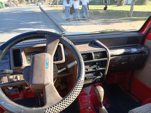 Camioneta Para 5 Pasajeros.