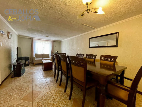 Casa En Venta De 2 Dorm. En Villa Alemana