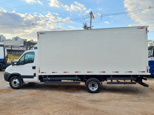 Imagem 7 de 14 de Iveco Daily 70c17