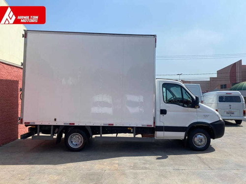 Imagem 5 de 12 de Iveco Daily 55c17