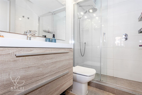 Departamento Remodelado En Venta De 3 Dorm. En Las Condes