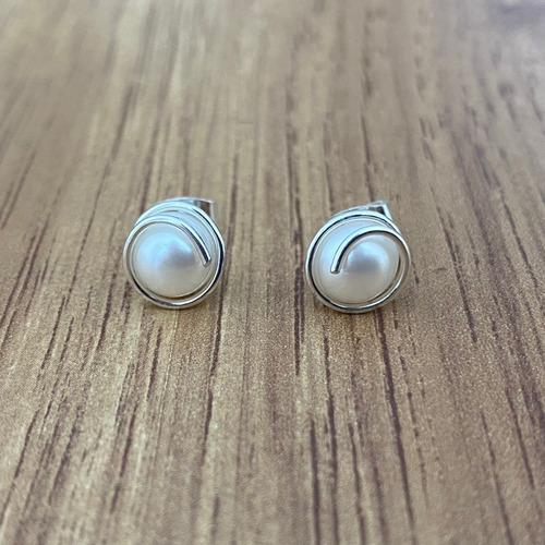 Imagen 3 de 10 de Aretes Broqueles De Perla Natural Y Plata 925 Mujer Agálea