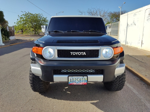 Imagen 2 de 13 de Toyota Fj Cruiser