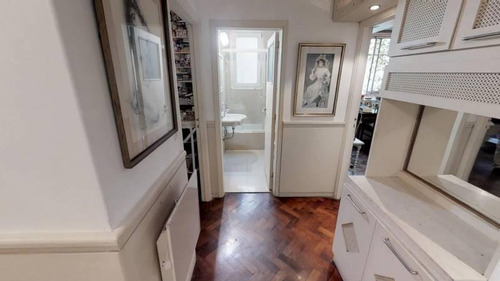 Montevideo Y Posadas - Excelente Piso De Categoría En Recoleta
