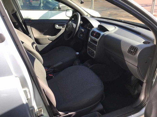 Chevrolet Corsa Sedan Premium 1.4 8v(econo.flex) 4p
