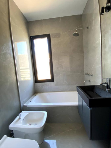Imagen 9 de 25 de Casa A Estrenar En San Sebastian Oportunidad