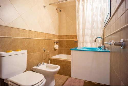 Imagen 7 de 13 de Casa De 3 Dormitorios En Venta Con Parrillero Fisherton