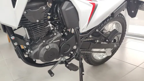 Honda Xr 190. 2.0 (nueva Con Maletero Y 2 Cascos)