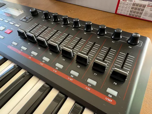 Akai Mpk 249 Controlador Usb Midi (Usado)