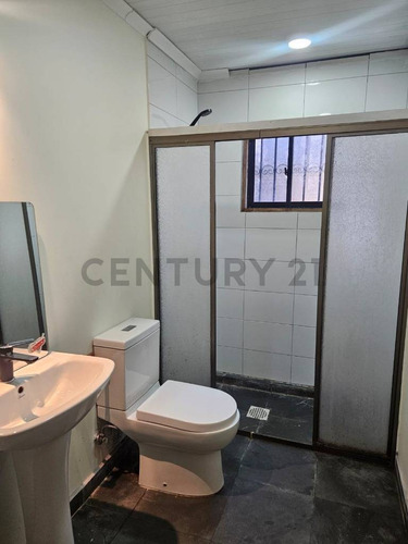 Casa 3d 1 B Con Quincho Cerrado Y Piscina En Parcela